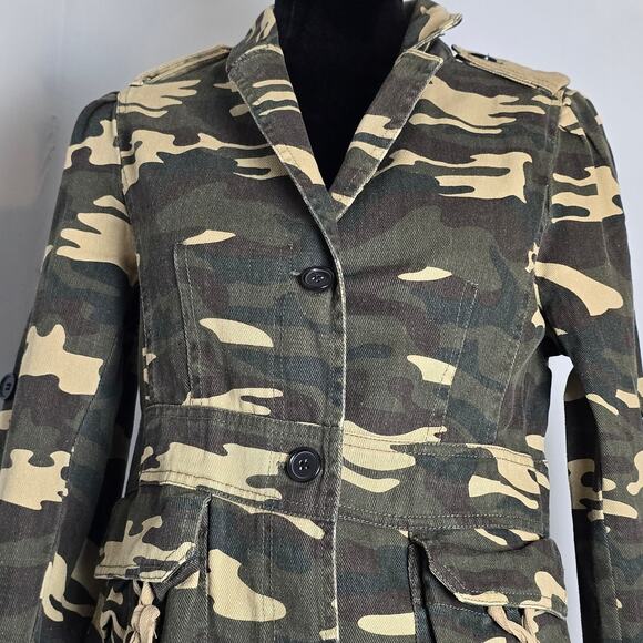 RU Apparel Women's camouflage light Weight jacket. Size Small - Picture 2 of 7